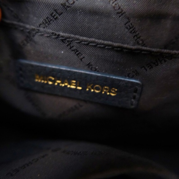 ✨✨ Black Genuine Leather Michael Kors Bag — Like New! ✨✨ - Picture 6 of 8